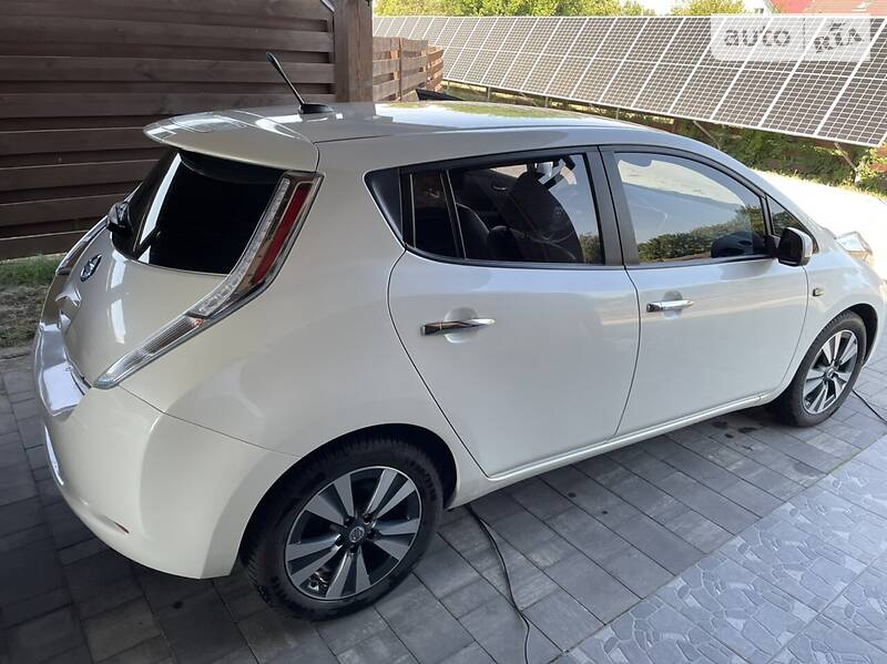 Хэтчбек Nissan Leaf 2014 в Киеве фото 13 Хэтчбек Nissan Leaf 2014 в Киеве