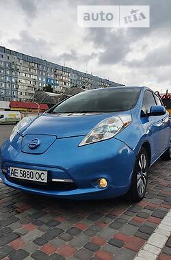 Хэтчбек Nissan Leaf 2014 в Днепре