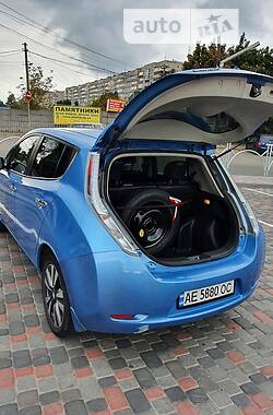 Хэтчбек Nissan Leaf 2014 в Днепре