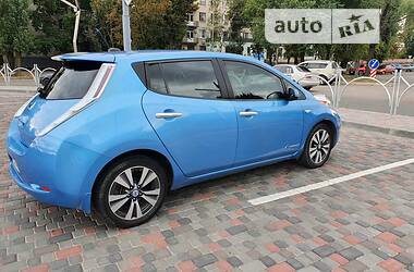 Хэтчбек Nissan Leaf 2014 в Днепре