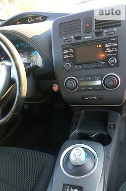 Хэтчбек Nissan Leaf 2013 в Вараше