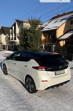 Хэтчбек Nissan Leaf 2021 в Ужгороде