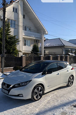 Хэтчбек Nissan Leaf 2021 в Ужгороде