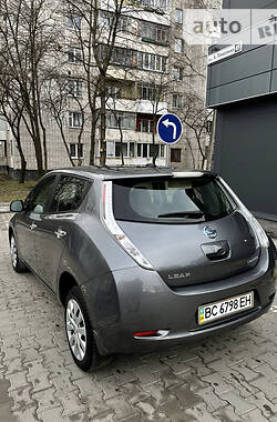 Хэтчбек Nissan Leaf 2015 в Львове