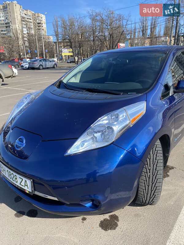 Хэтчбек Nissan Leaf 2016 в Одессе