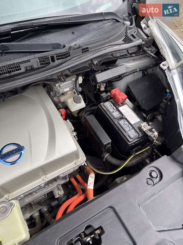 Хетчбек Nissan Leaf 2015 в Івано-Франківську фото 10 Хетчбек Nissan Leaf 2015 в Івано-Франківську