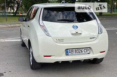Хэтчбек Nissan Leaf 2011 в Виннице