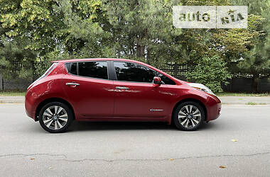 Хэтчбек Nissan Leaf 2013 в Днепре