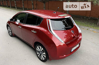 Хэтчбек Nissan Leaf 2013 в Днепре