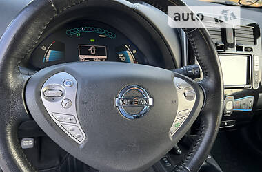 Хетчбек Nissan Leaf 2014 в 