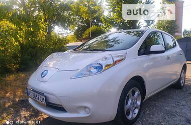 Хэтчбек Nissan Leaf 2013 в Львове