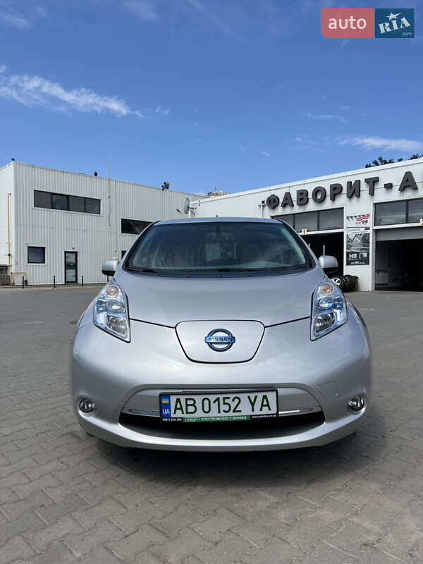 Хэтчбек Nissan Leaf 2011 в Виннице