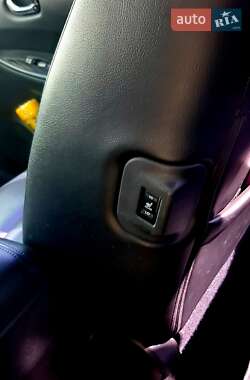 Хэтчбек Nissan Leaf 2014 в 