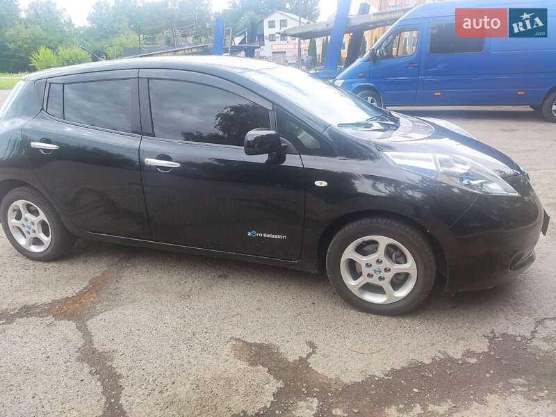 Хэтчбек Nissan Leaf 2012 в Самборе