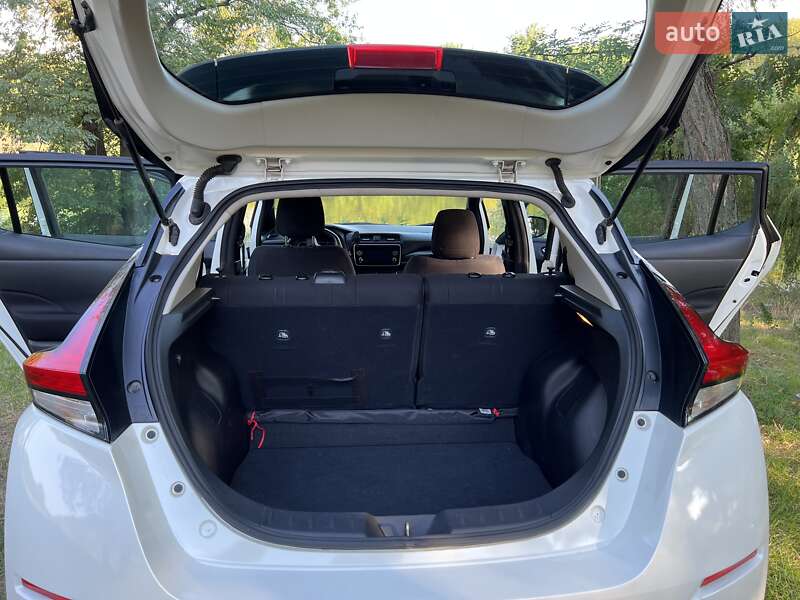 Хэтчбек Nissan Leaf 2018 в Кривом Роге