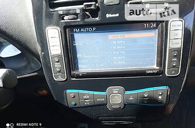 Хэтчбек Nissan Leaf 2013 в 