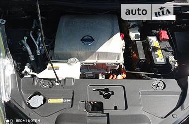 Хэтчбек Nissan Leaf 2013 в 