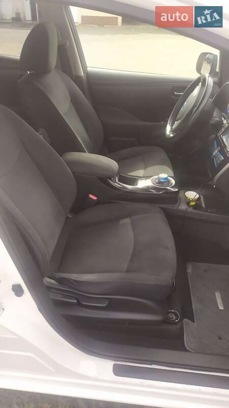 Хэтчбек Nissan Leaf 2012 в Одессе