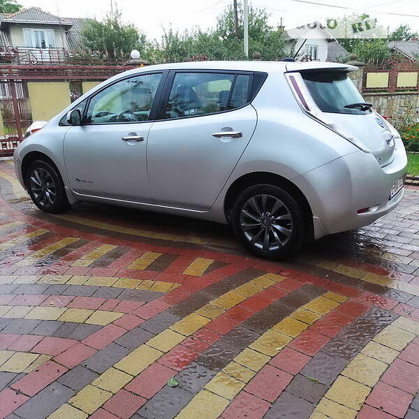 Хэтчбек Nissan Leaf 2014 в Стрые