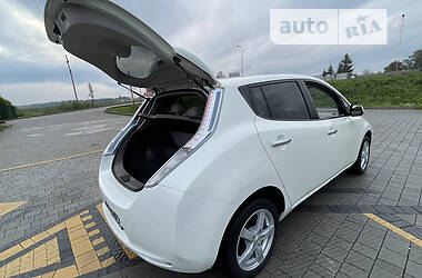 Хэтчбек Nissan Leaf 2012 в Стрые