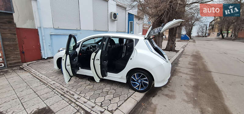 Хетчбек Nissan Leaf 2015 в Дніпрі фото 6 Хетчбек Nissan Leaf 2015 в Дніпрі