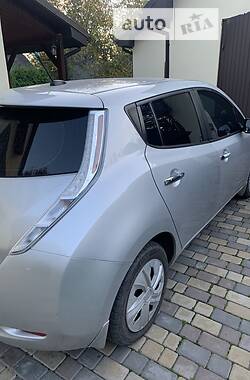 Хэтчбек Nissan Leaf 2013 в Владимир-Волынском