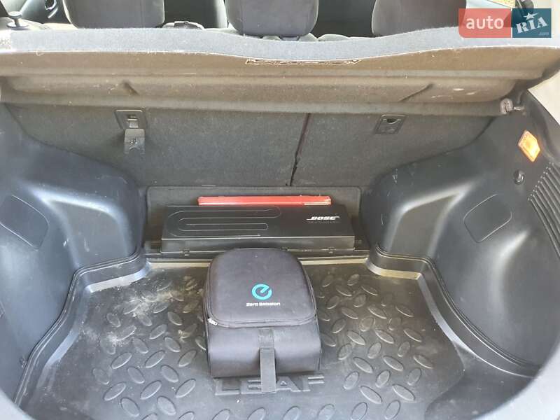 Хетчбек Nissan Leaf 2016 в Києві