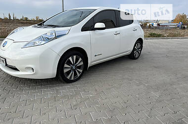 Хэтчбек Nissan Leaf 2013 в Боярке