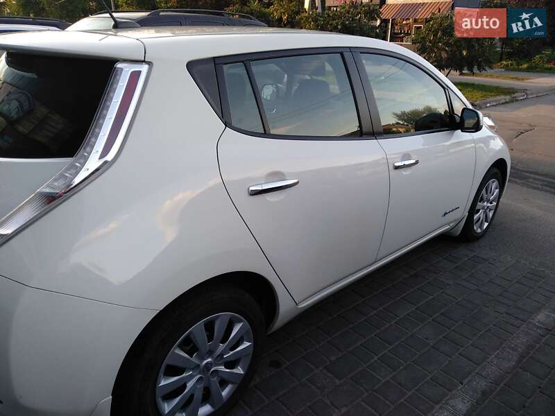 Хэтчбек Nissan Leaf 2017 в Павлограде фото 4 Хэтчбек Nissan Leaf 2017 в Павлограде