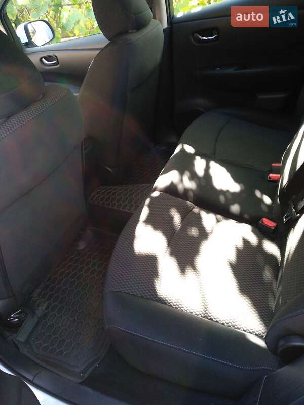 Хэтчбек Nissan Leaf 2017 в Павлограде фото 10 Хэтчбек Nissan Leaf 2017 в Павлограде