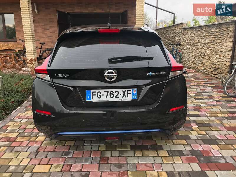 Хэтчбек Nissan Leaf 2019 в Млинове