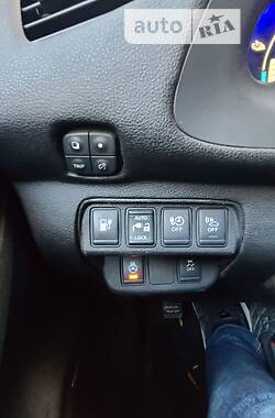 Хэтчбек Nissan Leaf 2014 в 