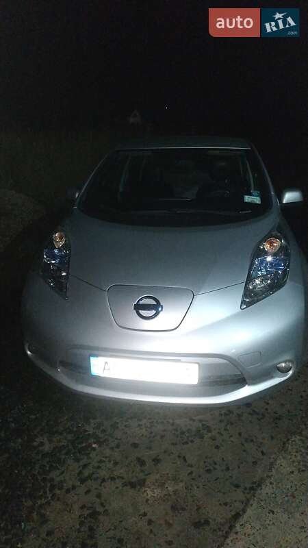 Хэтчбек Nissan Leaf 2013 в Нововолынске