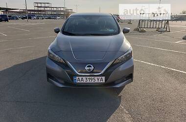 Хэтчбек Nissan Leaf 2021 в Киеве