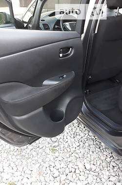 Хетчбек Nissan Leaf 2014 в 
