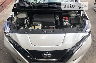 Хэтчбек Nissan Leaf 2018 в Днепре