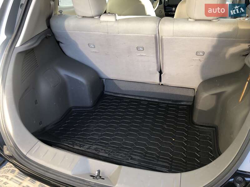 Хэтчбек Nissan Leaf 2015 в Киеве