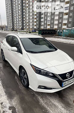 Хэтчбек Nissan Leaf 2020 в Киеве