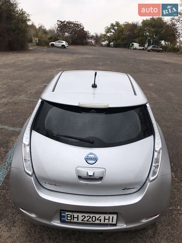 Хэтчбек Nissan Leaf 2013 в Измаиле