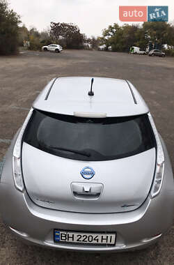 Хэтчбек Nissan Leaf 2013 в Измаиле