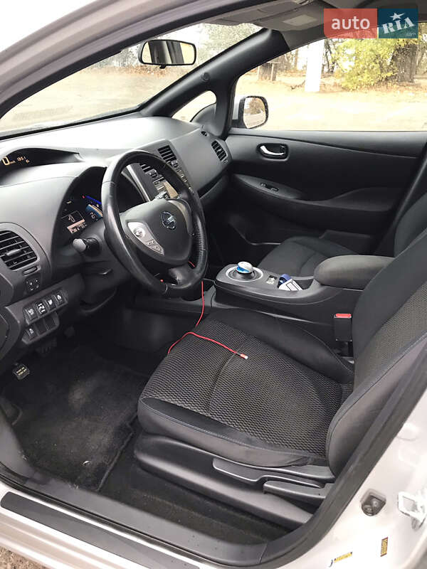 Хэтчбек Nissan Leaf 2013 в Измаиле