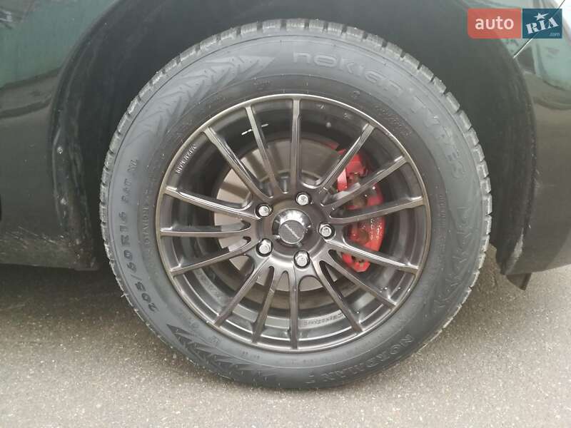 Хетчбек Nissan Leaf 2013 в Чернівцях