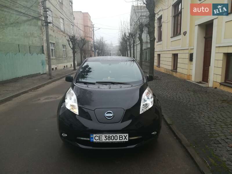 Хетчбек Nissan Leaf 2013 в Чернівцях