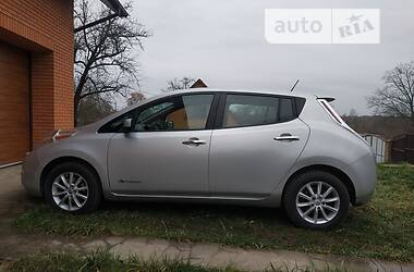 Хетчбек Nissan Leaf 2015 в Житомирі