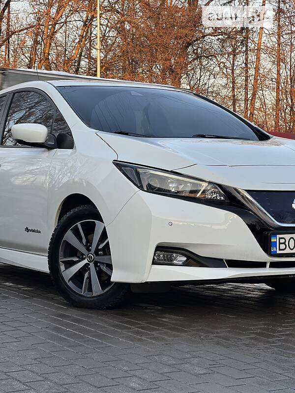 Хэтчбек Nissan Leaf 2018 в Тернополе