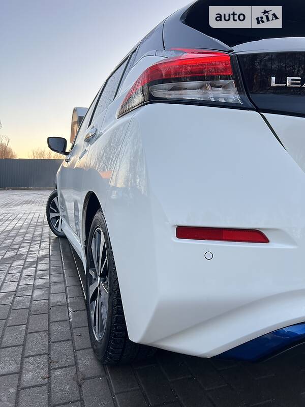 Хэтчбек Nissan Leaf 2018 в Тернополе