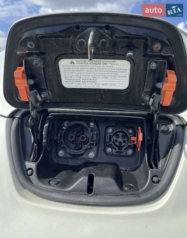 Хетчбек Nissan Leaf 2012 в Києві фото 5 Хетчбек Nissan Leaf 2012 в Києві