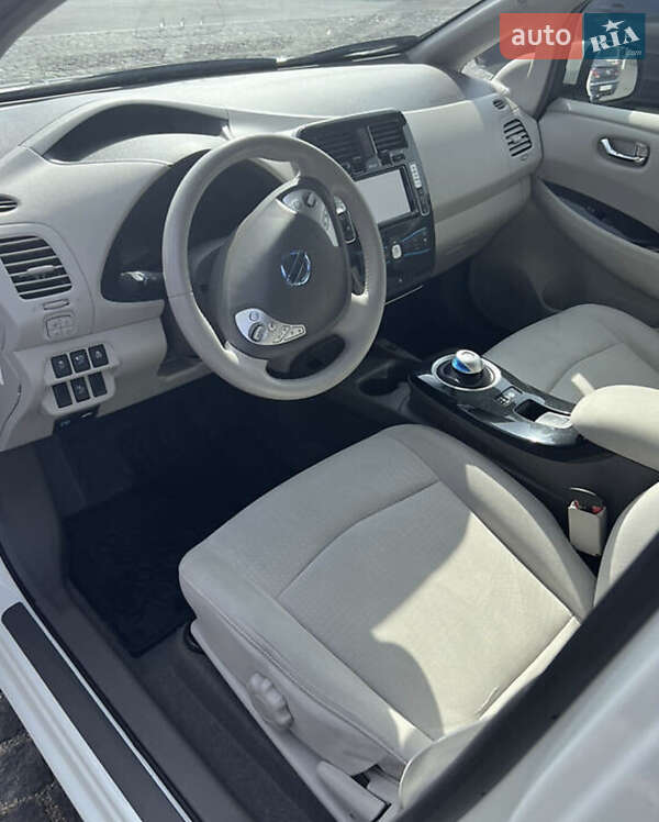 Хетчбек Nissan Leaf 2012 в Києві фото 10 Хетчбек Nissan Leaf 2012 в Києві