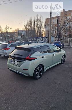 Хэтчбек Nissan Leaf 2018 в Николаеве