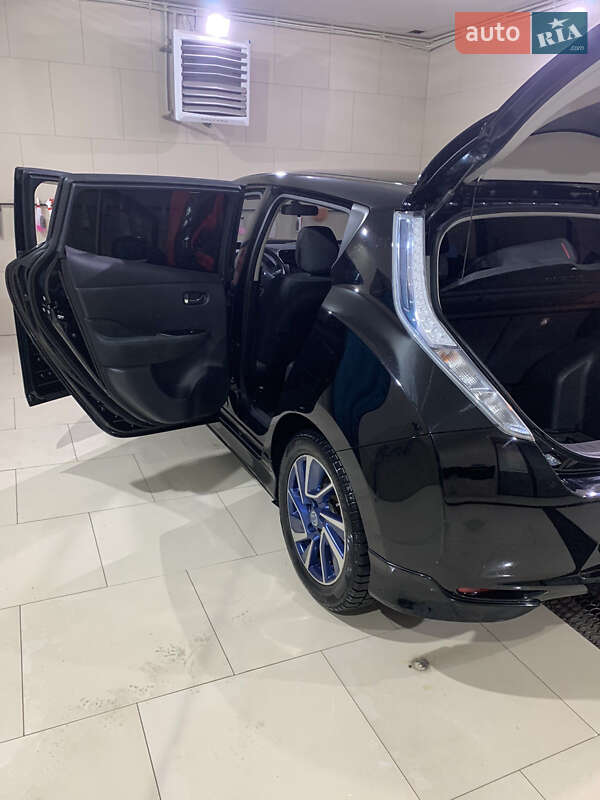 Хэтчбек Nissan Leaf 2015 в Богодухове